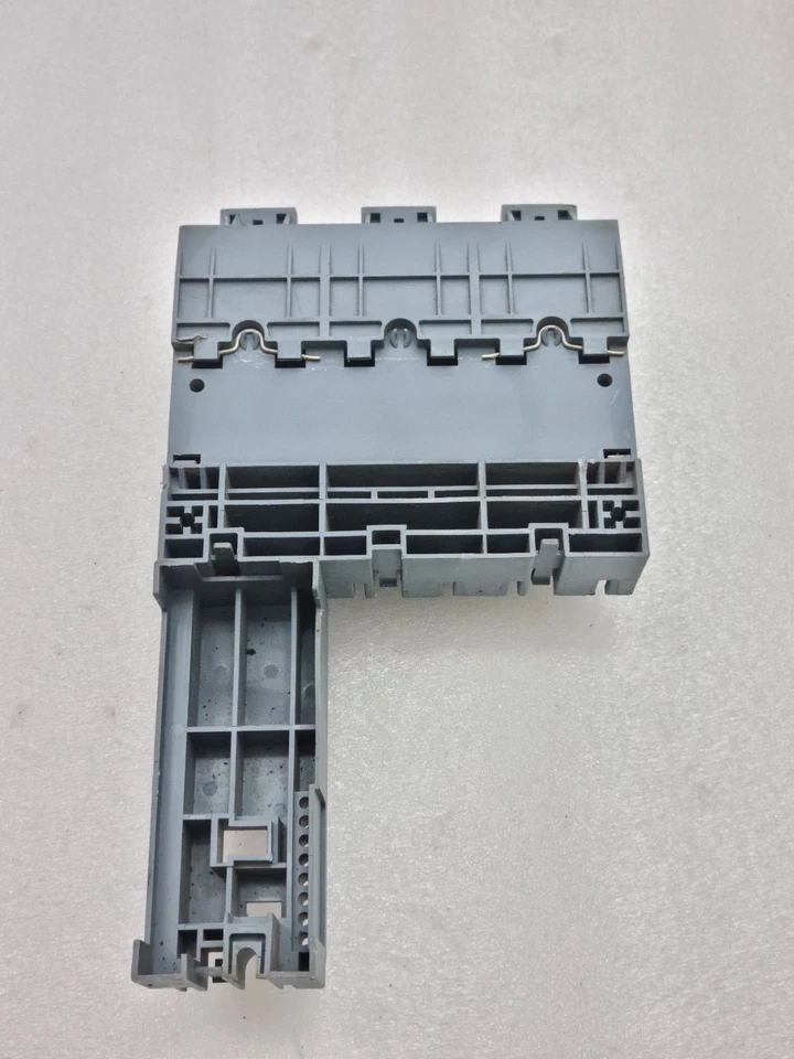 Siemens 3RV2917-4B Bsbar/Power Distribution Base Block for 3RV2